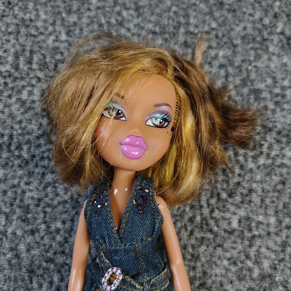 Y2K Yasmin bratz doll